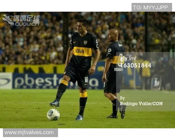 足球明星加内儿的传奇人生与赛场背后的故事揭秘